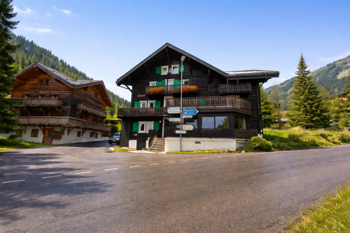 Gasthof mit 16 Zimmern und Bar zur Miete in Morgins