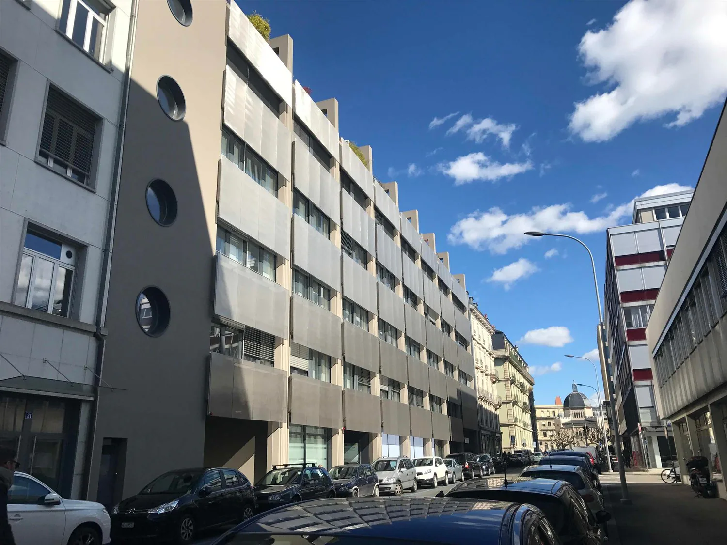 Außergewöhnlich: Dachgeschoss-Duplex renoviert, 236 m2, mit Dachterrasse!