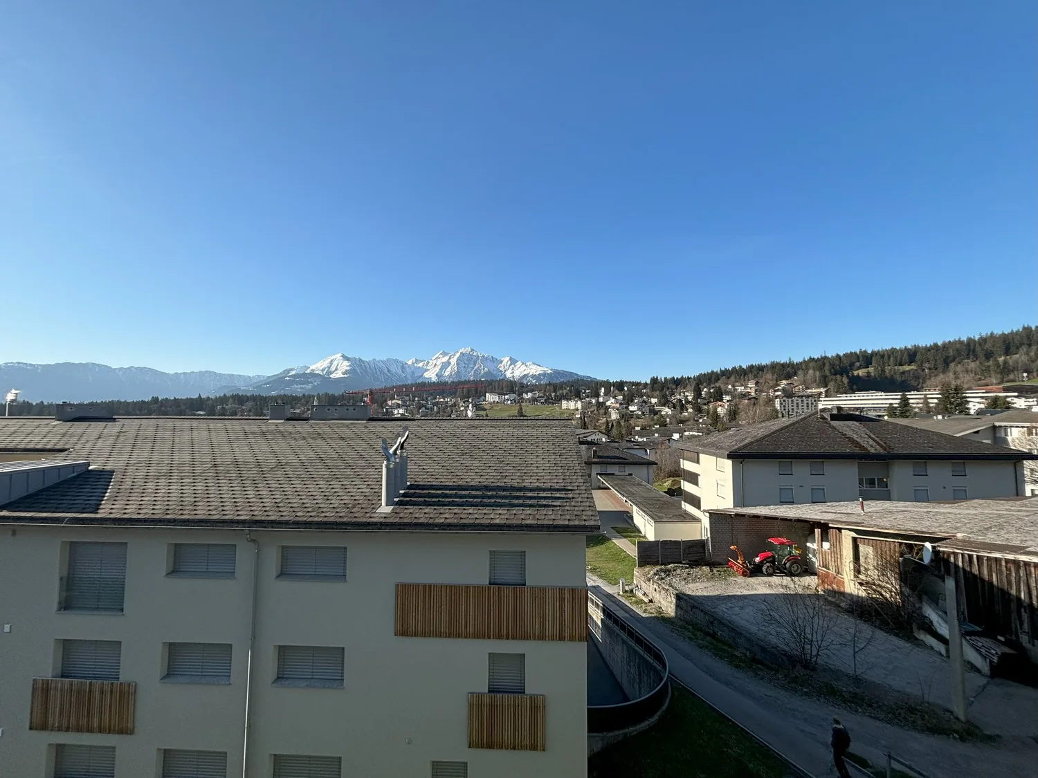 3 Camere Appartamento Vecchio Edificio a Flims, Ideale come Appartamento Condiviso o Personale