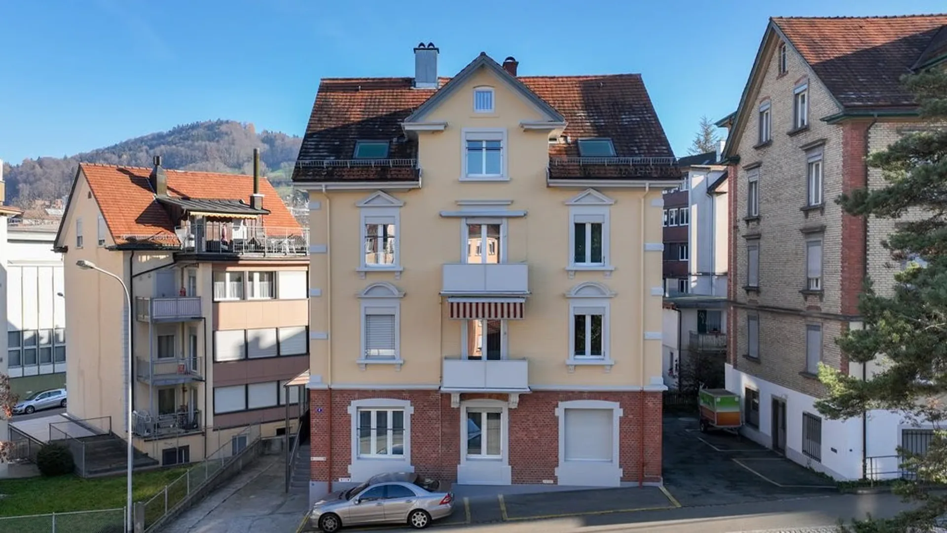 Espace commercial dans une maison d'habitation charmante à louer
