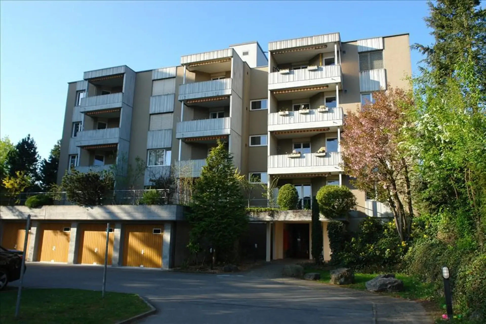 Parking spaces at Dörfliweg