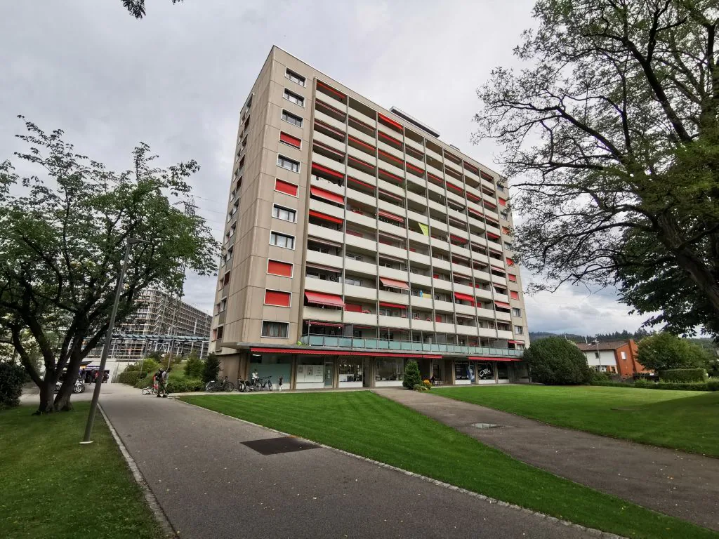 Espace commercial, rez-de-chaussée droit