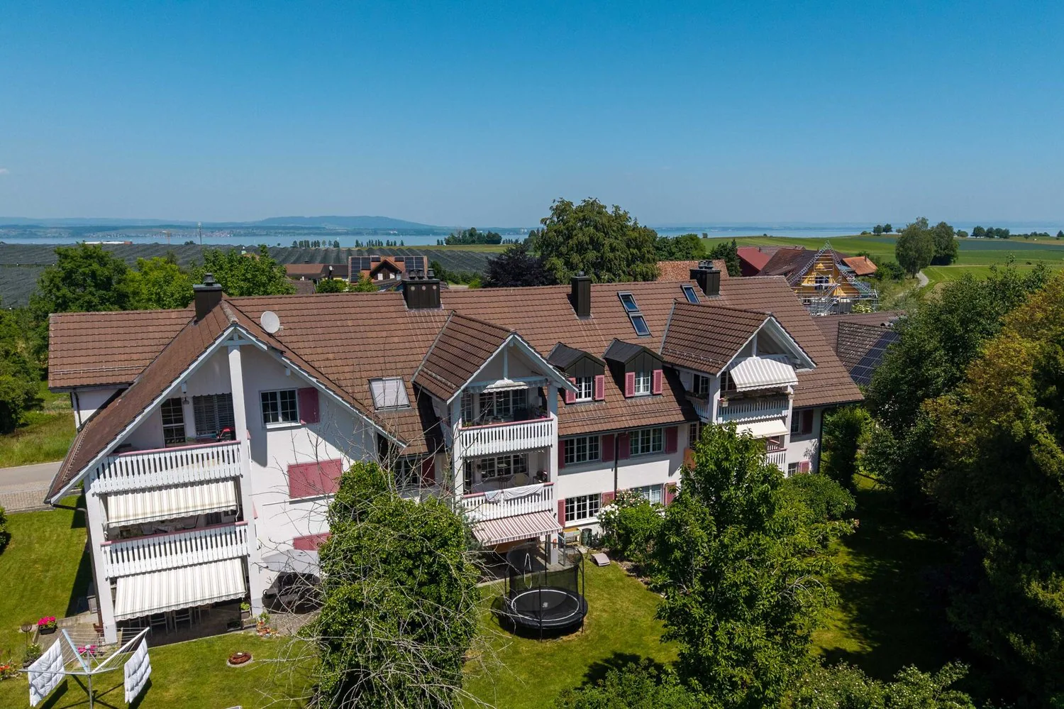 Appartement de jardin convivial pour les familles dans un quartier calme à Altnau