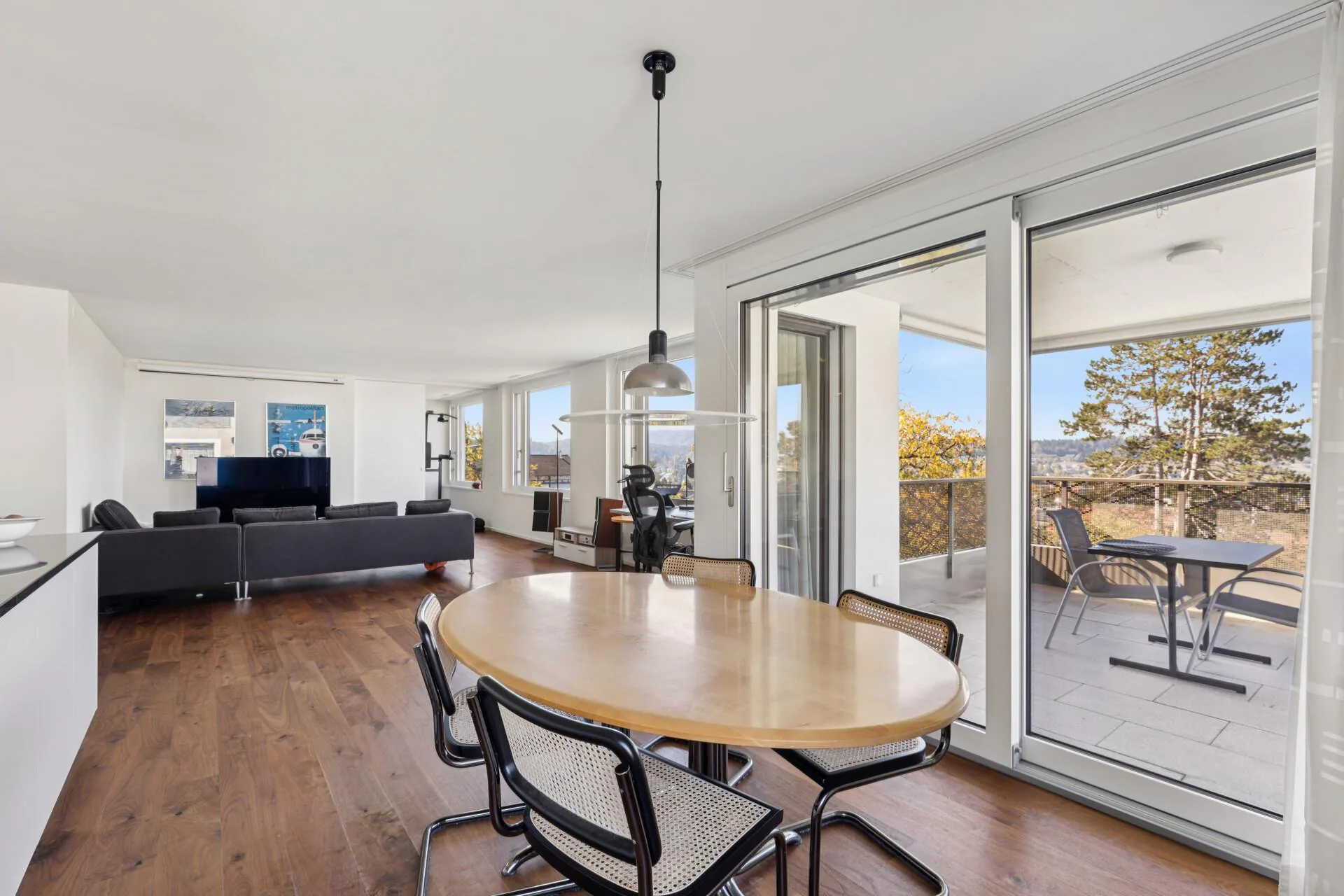 Stylish living with a far-reaching view in Winterthur-Seen