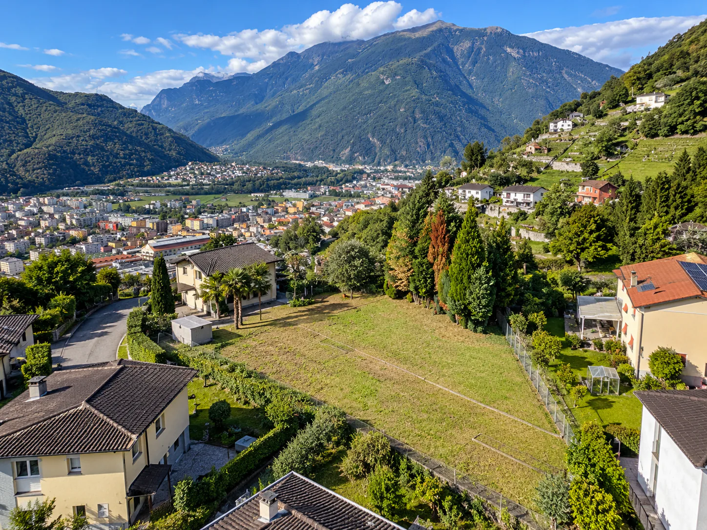 Posizione Strategica, Elevato Potenziale Edificabile & Rara Opportunità di Sviluppo!