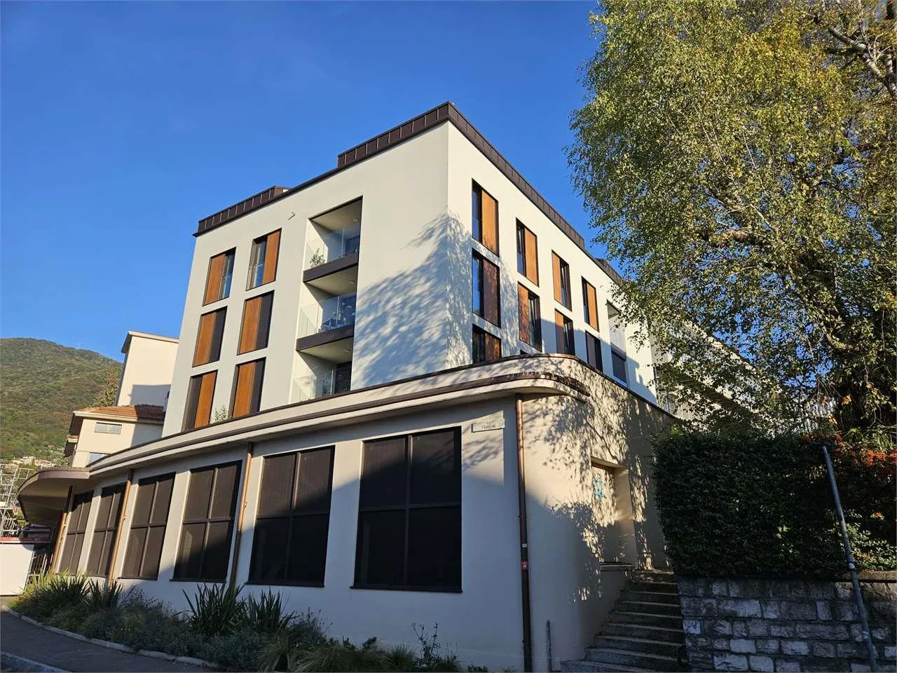 Mendrisio, recent 2.5 rooms with balcony