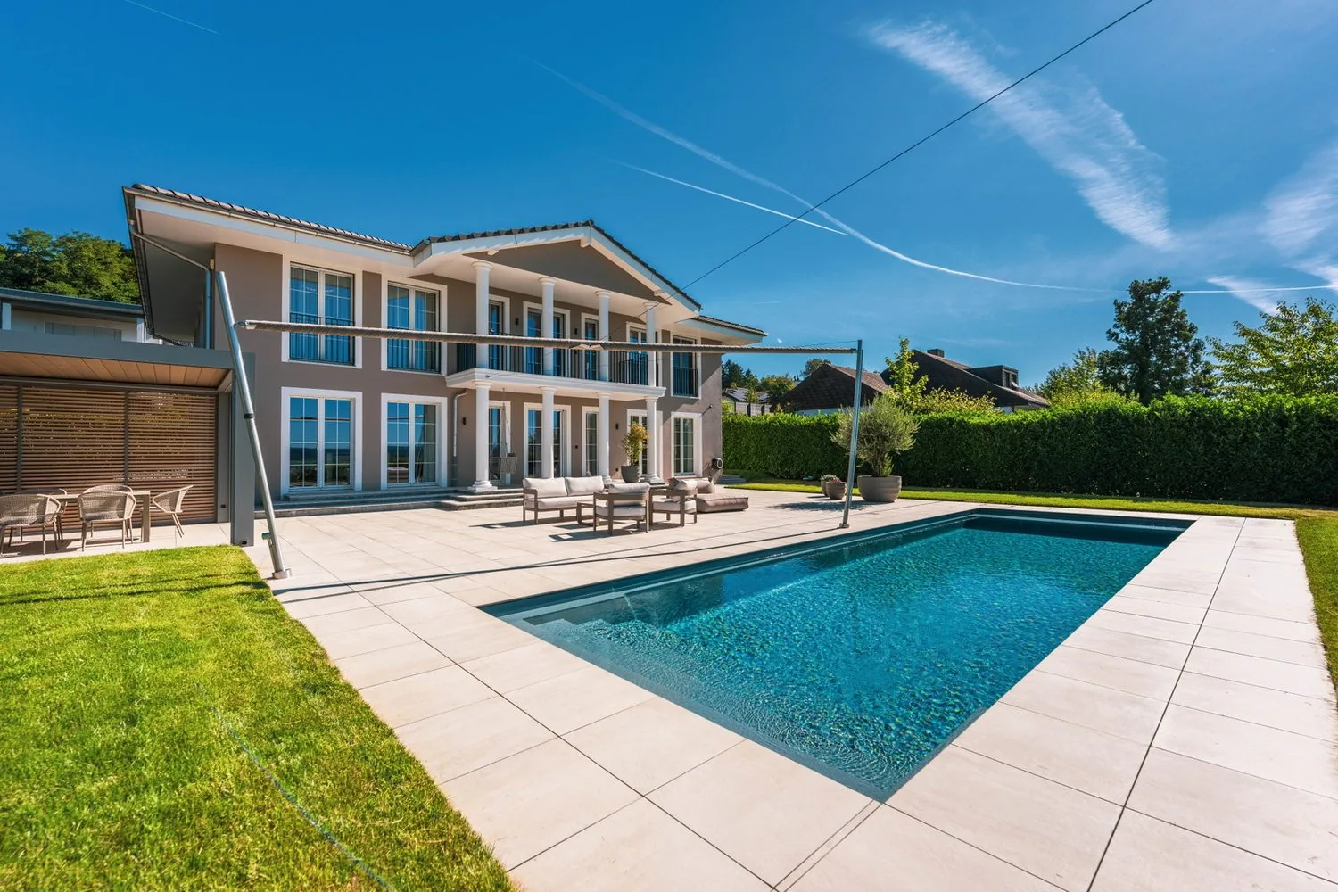 Villa de luxe dans un endroit calme – Intimité, piscine et vue panoramique