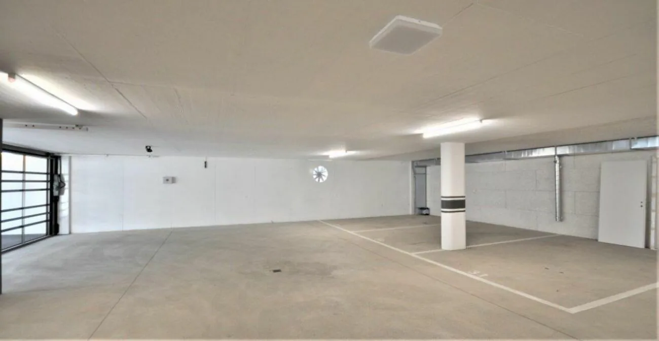 Sale of 12 car parking spaces in a garage in Minusio
