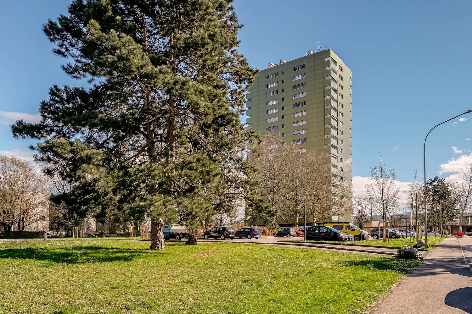 MIETEN OHNE KAUTION - Wohnung mit schöner Aussicht über Birsfelden