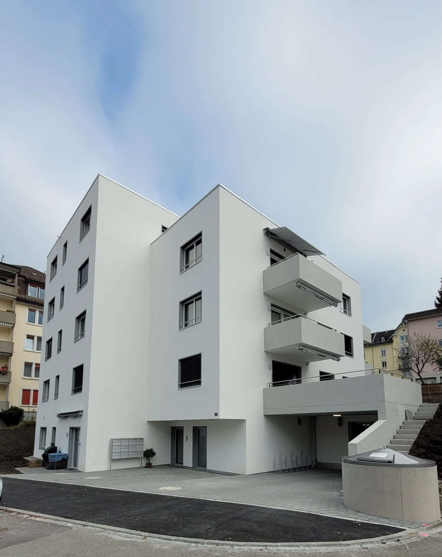 Appartement attique moderne 3.5 pièces 86m2 avec terrasse 93m2 et balcon