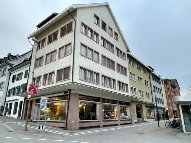 Ampio ufficio e spazio commerciale nel cuore di Liestal