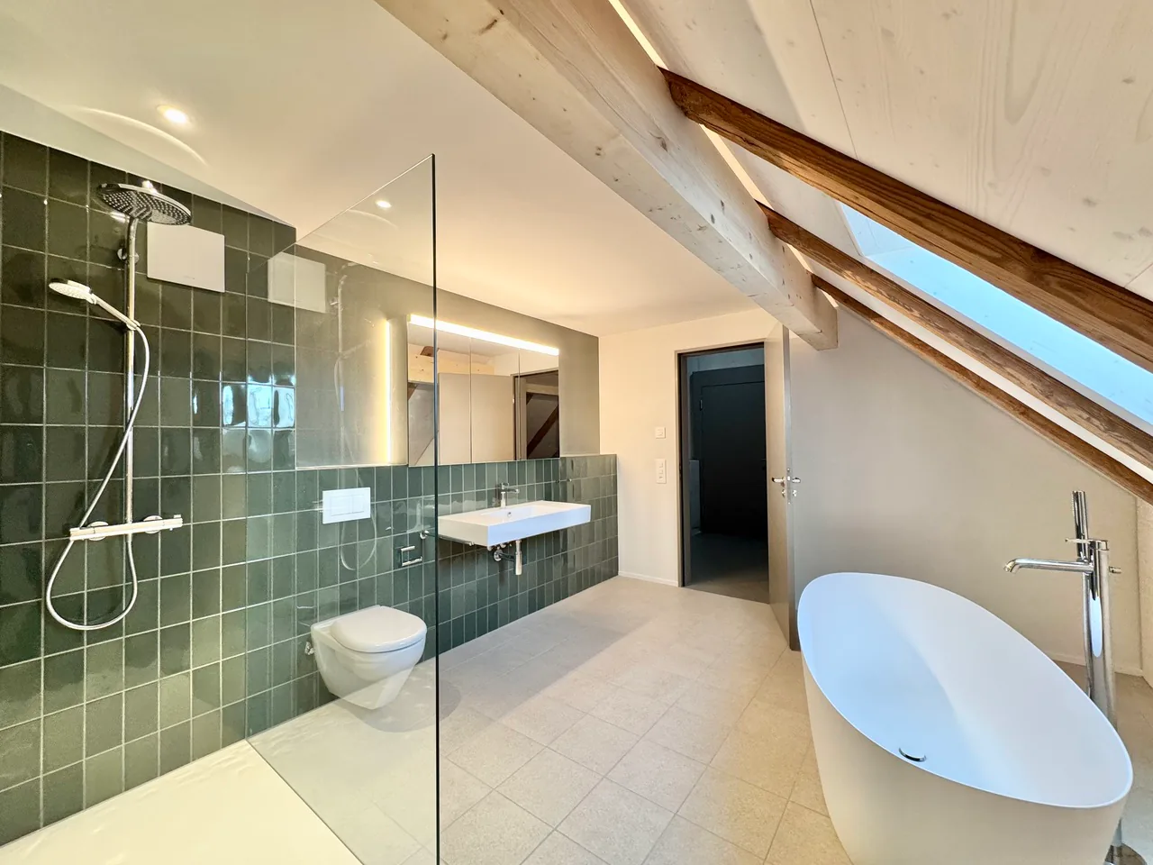 3.5 Zimmer Haus angebaut, Lift, Top Ausbau