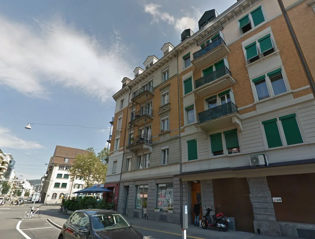 TEMPORANEO: Affascinante appartamento di 3 locali in posizione centralissima