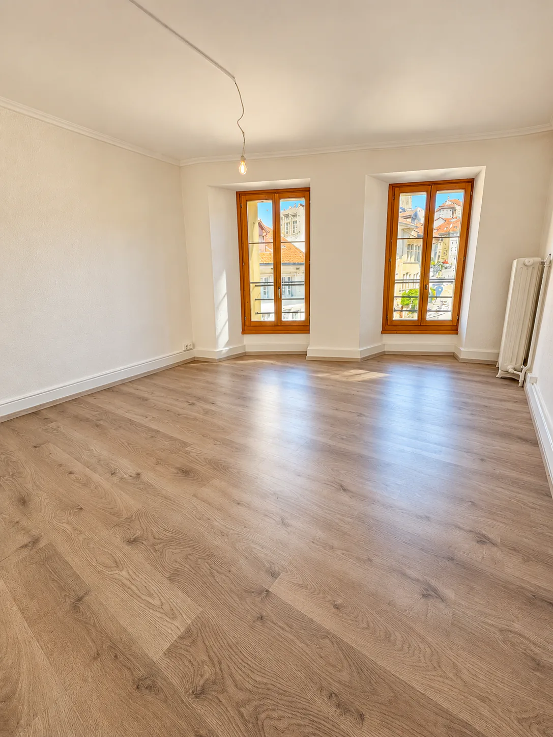 Investment or main residence – 2.5 rooms with cathedral view in the Lower Town