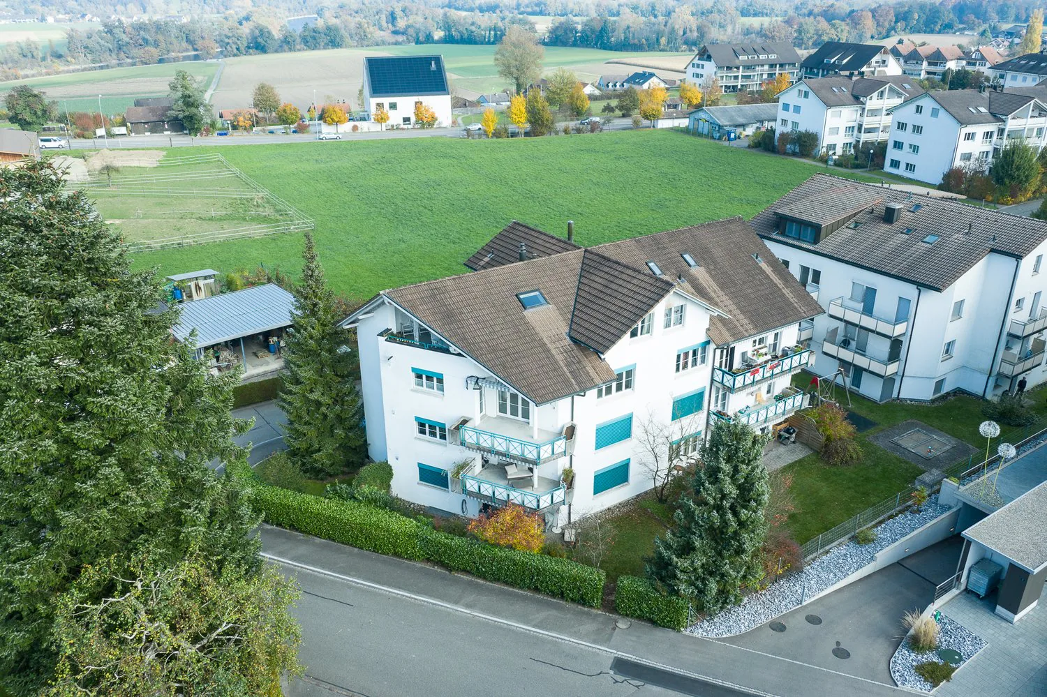 Helle 4.5-Zimmer-Wohnung mit Balkon und schöner Aussicht in Fischbach-Göslikon