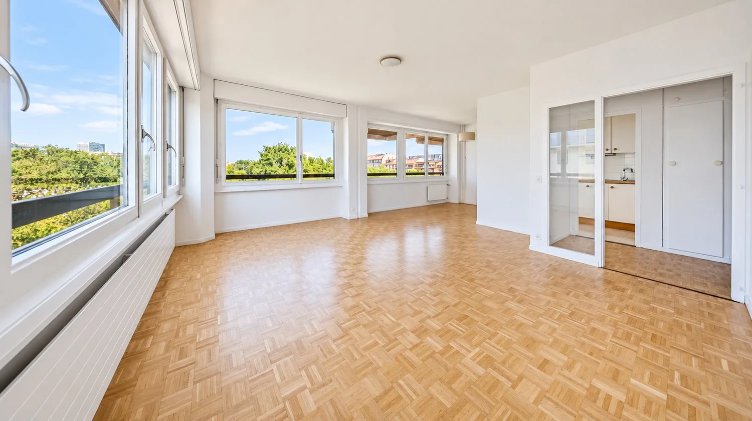 Charmante 4-Zimmer-Wohnung mit Balkon und schöner Aussicht in Birsfelden