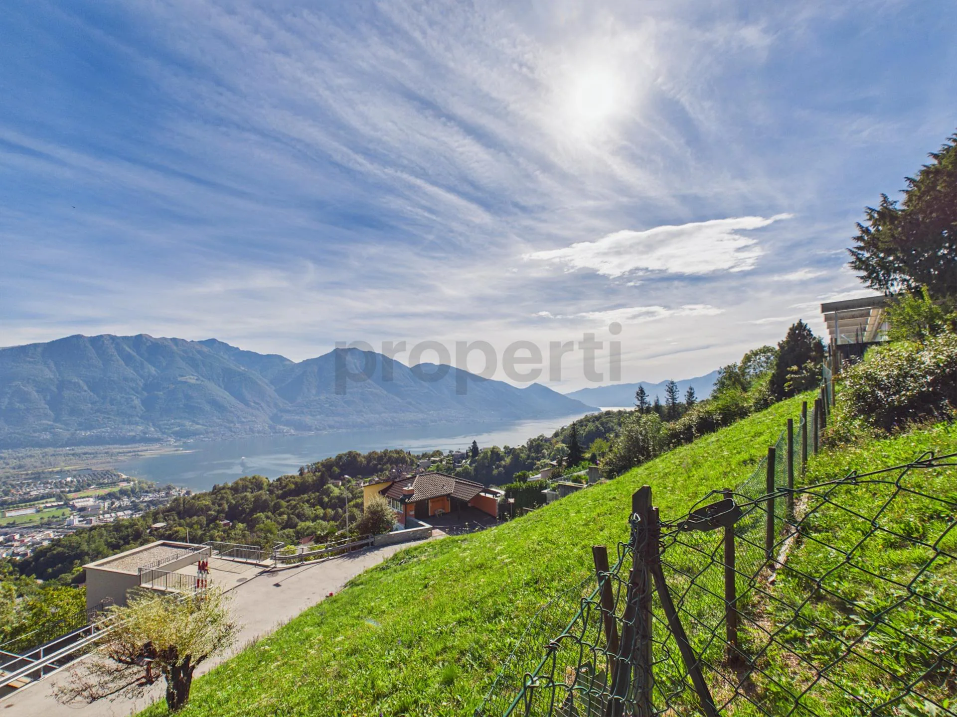 Terreno edificabile vista lago - Opportunità di sviluppo residenziale