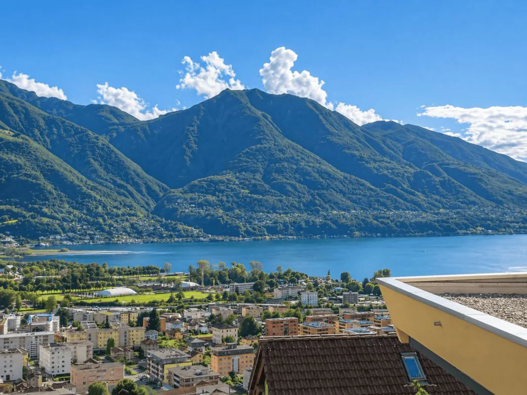 Gordola – Élégant appartement de 3.5 pièces avec vue sur le lac