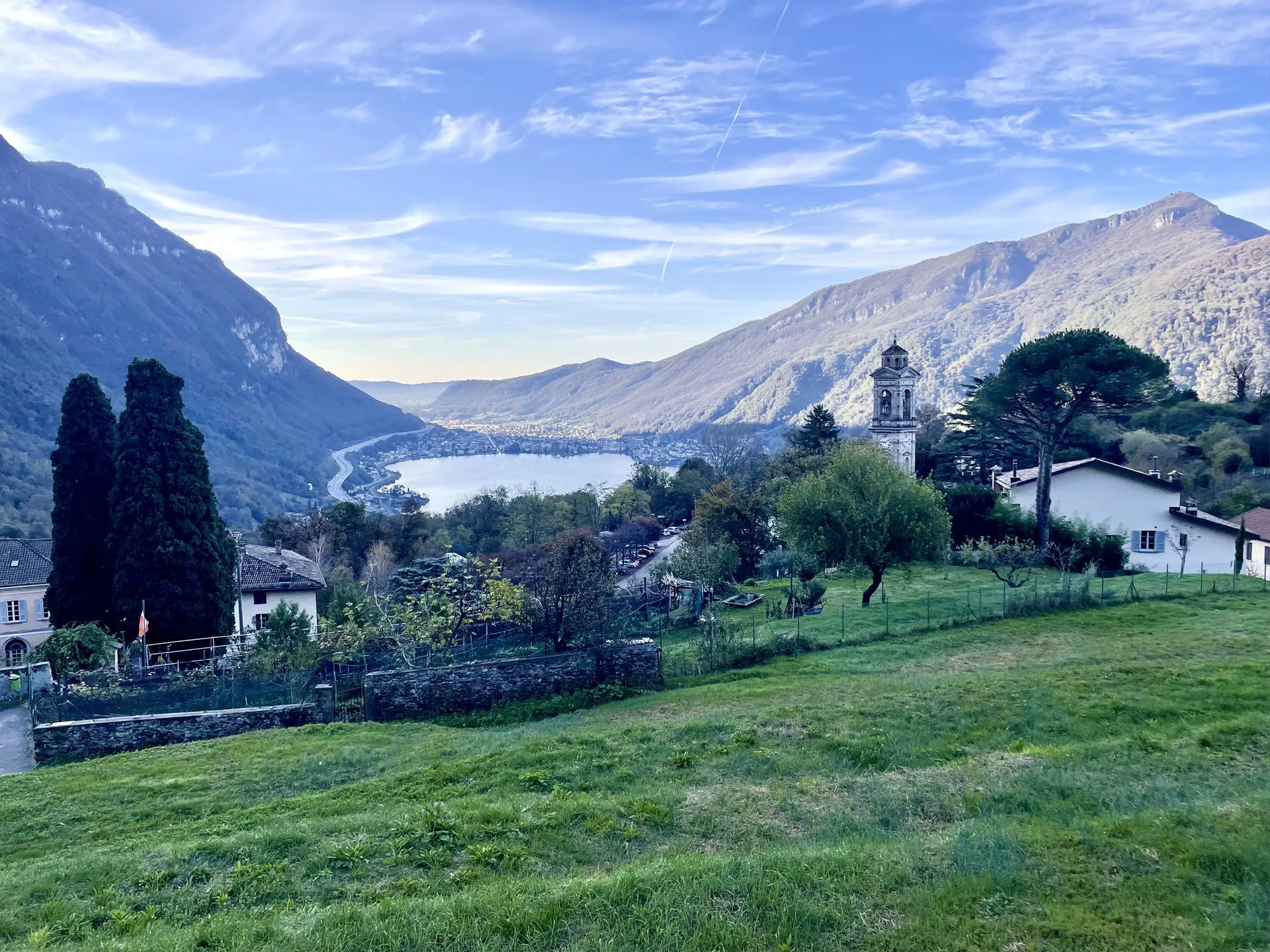 Bauland mit Seeblick zum Verkauf