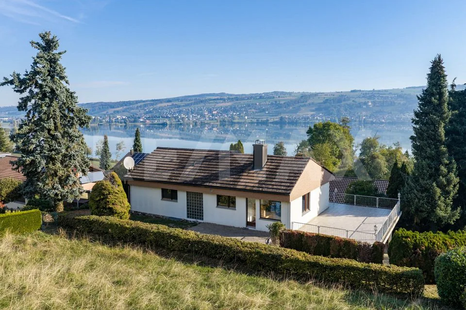 Maison individuelle de 6½ pièces indépendante avec vue sur le lac de Baldegger