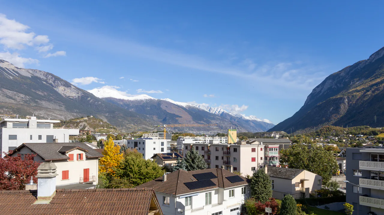 ZU VERMIETEN SCHÖNES 3.5 ZIMMER APARTMENT IN SIERRE