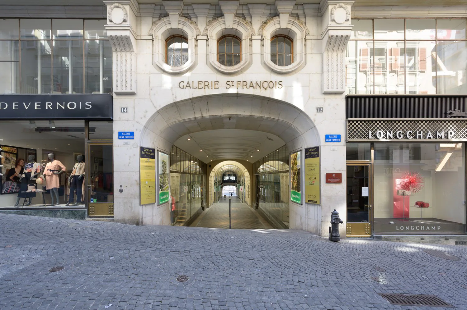 Vitrine zur Miete in der Galerie Saint-François