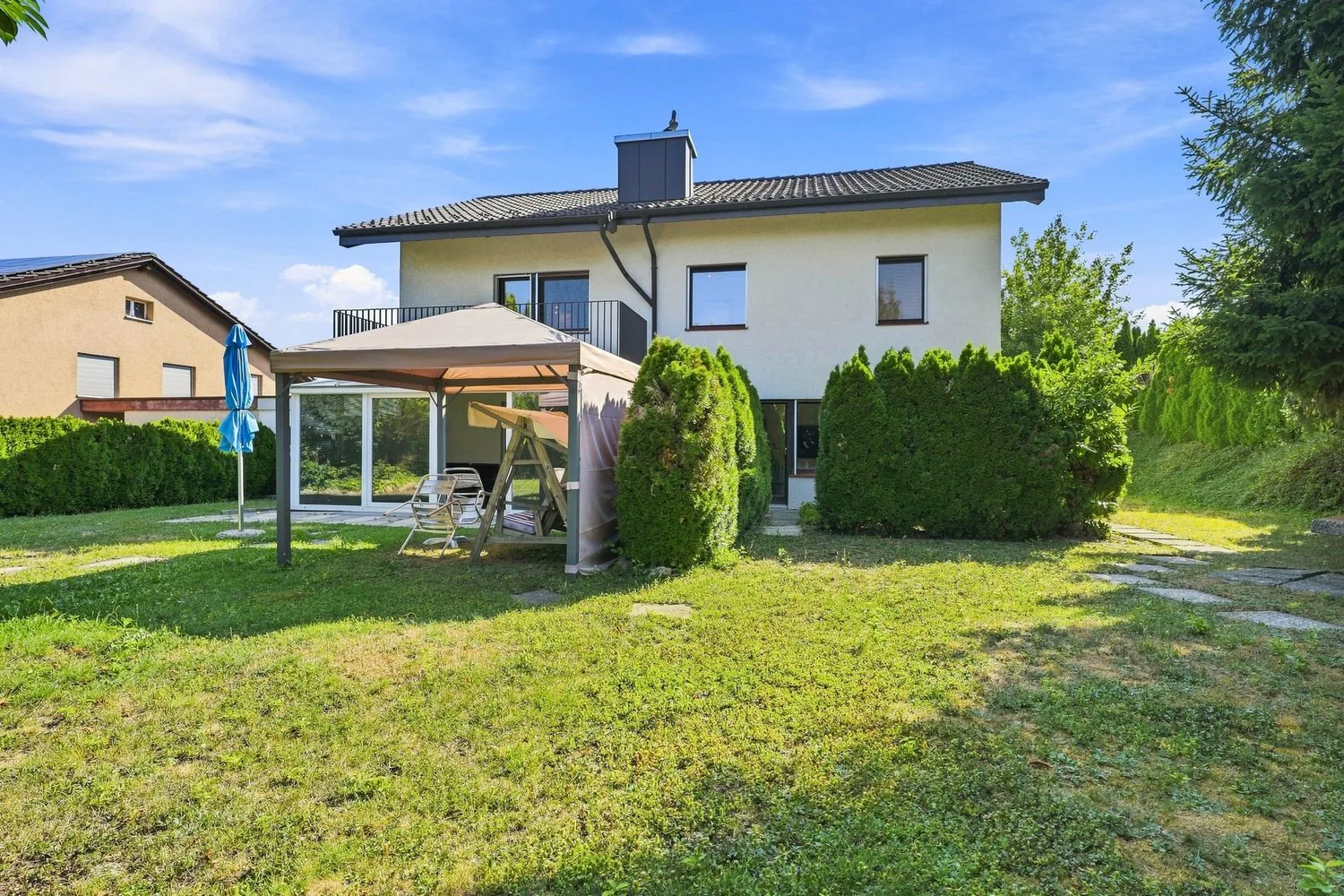 RESERVIERT: Familienhaus mit traumhaftem Garten