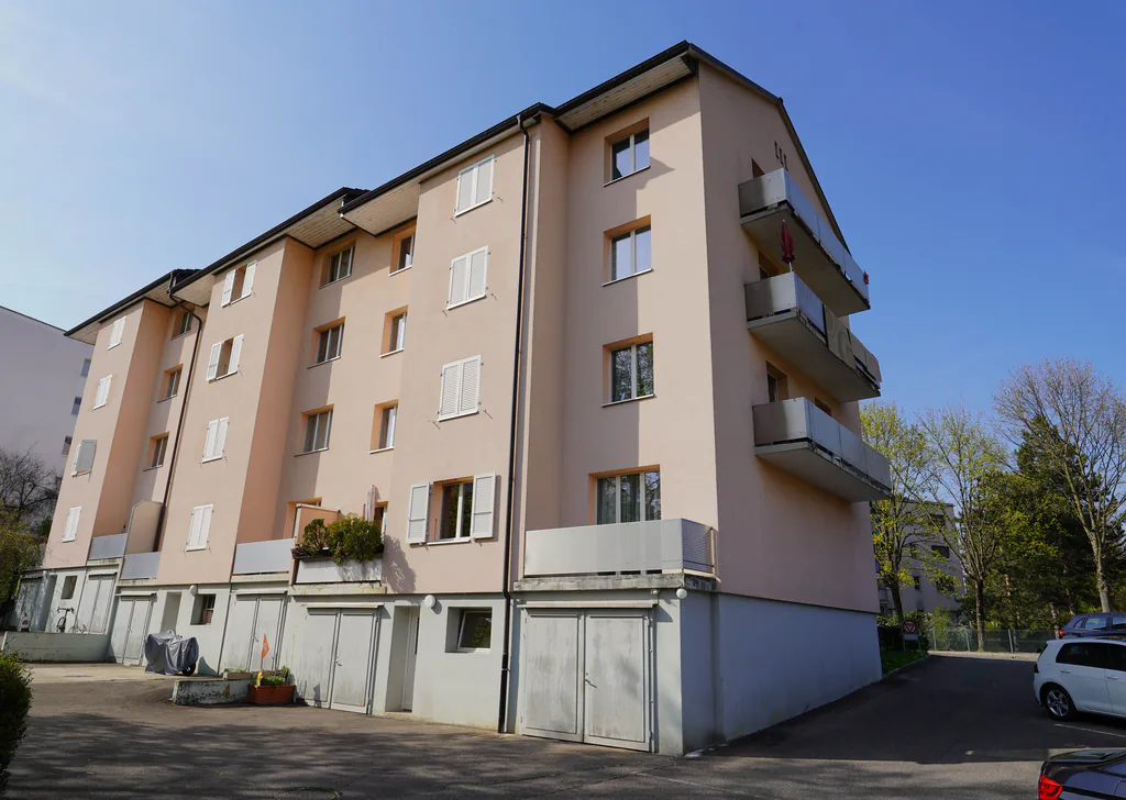 Appartamento di 2 camere ristrutturato di recente a due passi dalla stazione