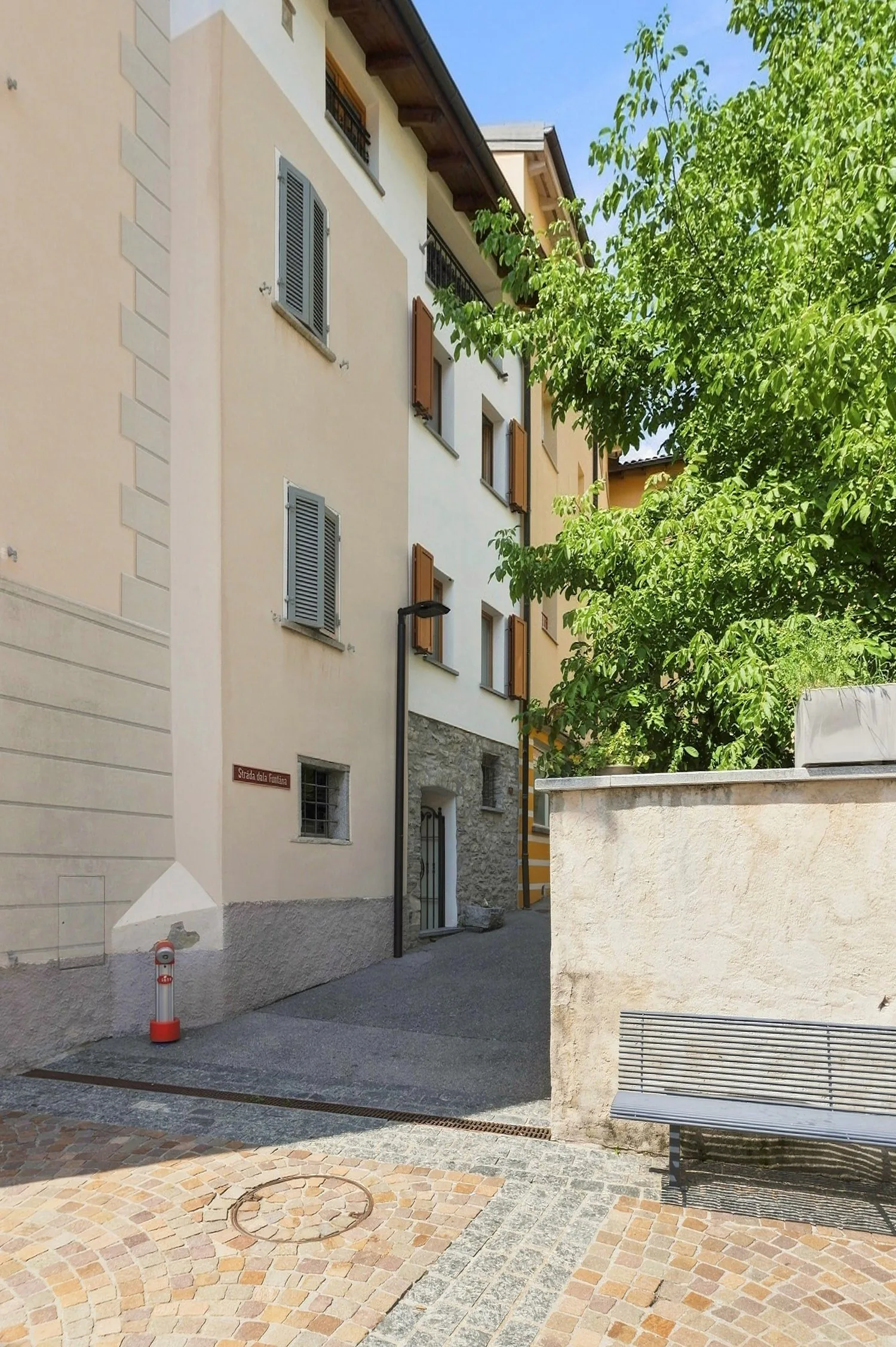 Charming multi-family house in the heart of the village