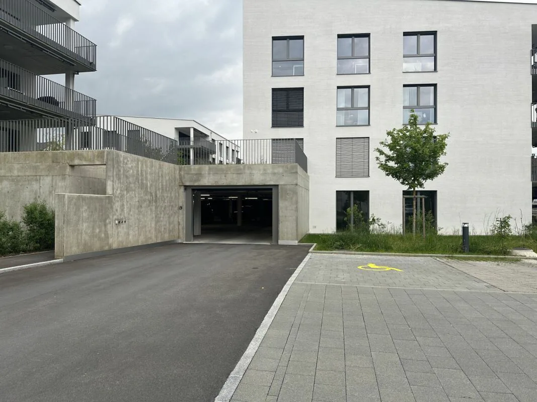 Central underground parking space for rent