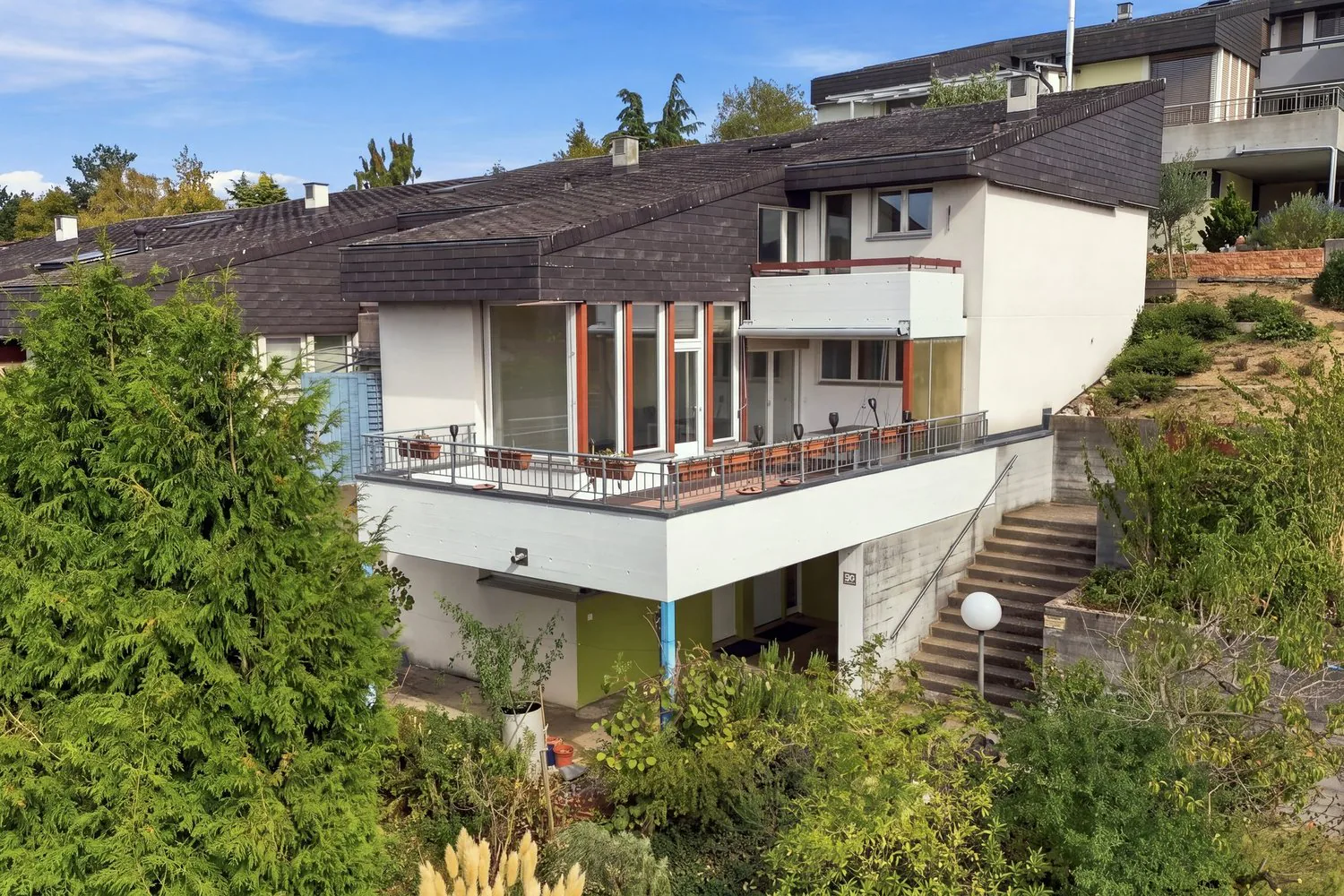 Wohngenuss mit einladender Terrasse