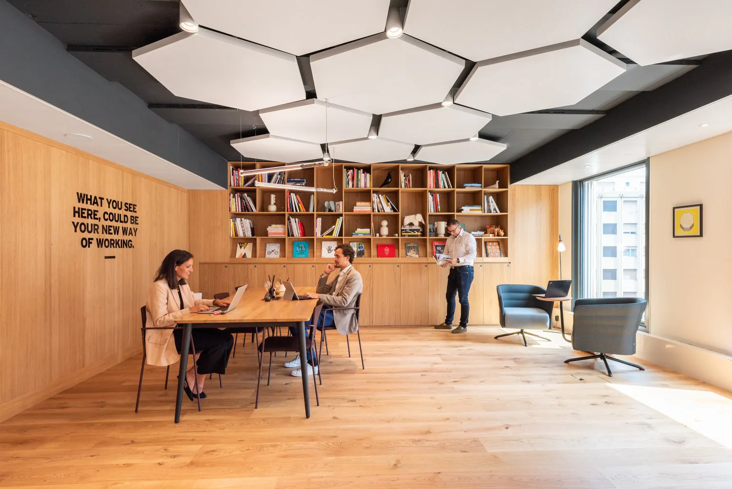 Bureau sur mesure pour 3 à Spaces Main Station