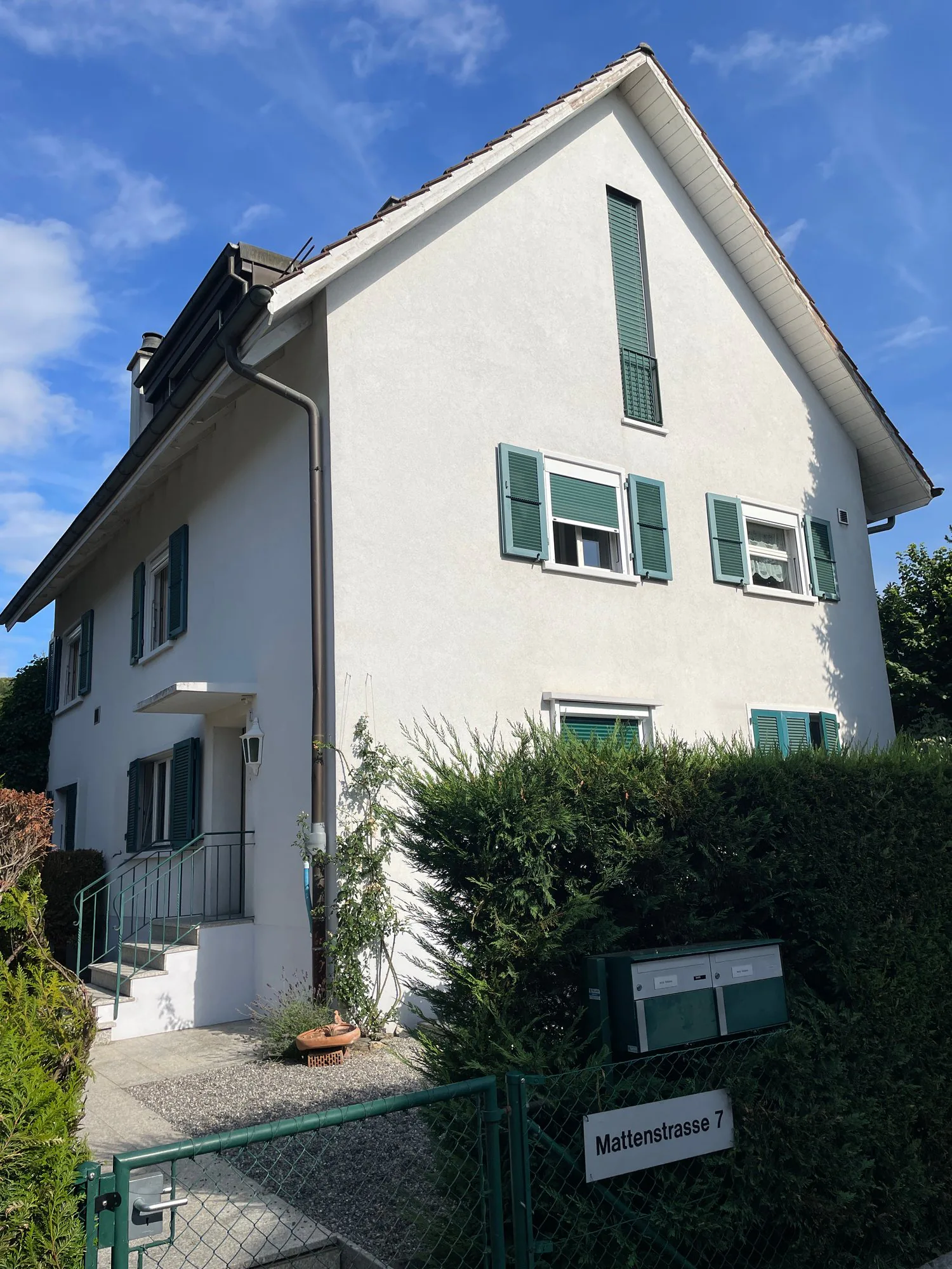 5.5-Room Maisonette Apartment including Garage and Parking Space