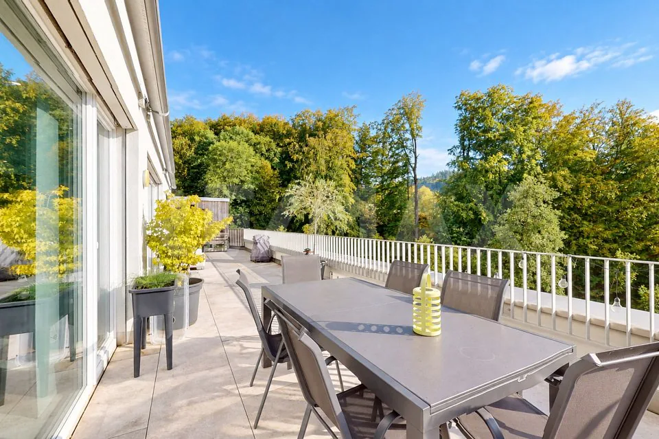 Vivere con vista panoramica Spazio abitativo esclusivo di 5,5 locali con terrazza soleggiata e extra speciale!