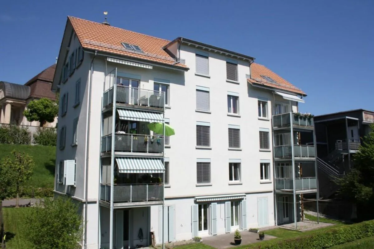 Appartement 2.5 pièces au haut rez-de-chaussée dans le quartier Heiligkreuz
