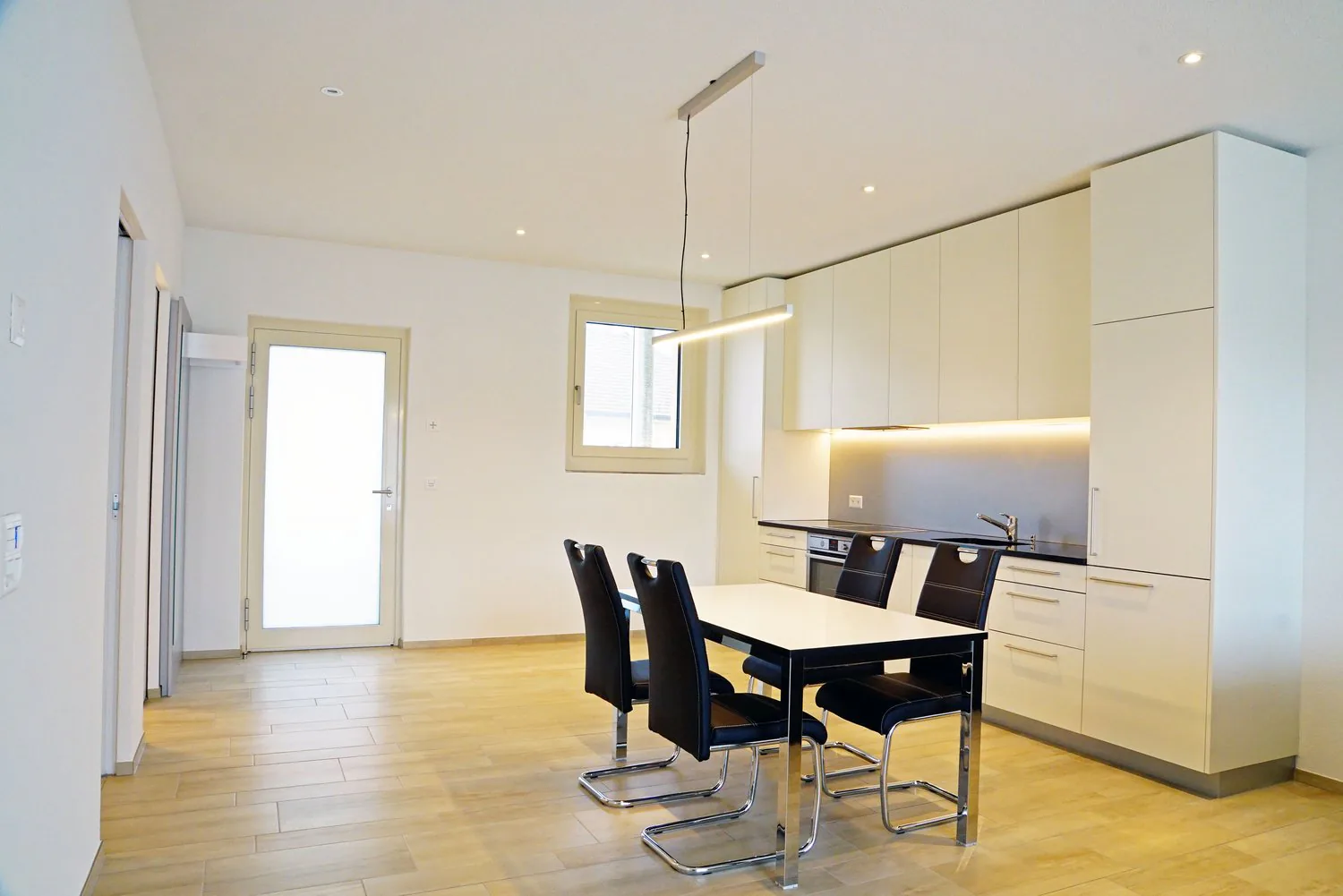 Furnished 2.5-room apartment - Kreuzcenter - Apartment 12