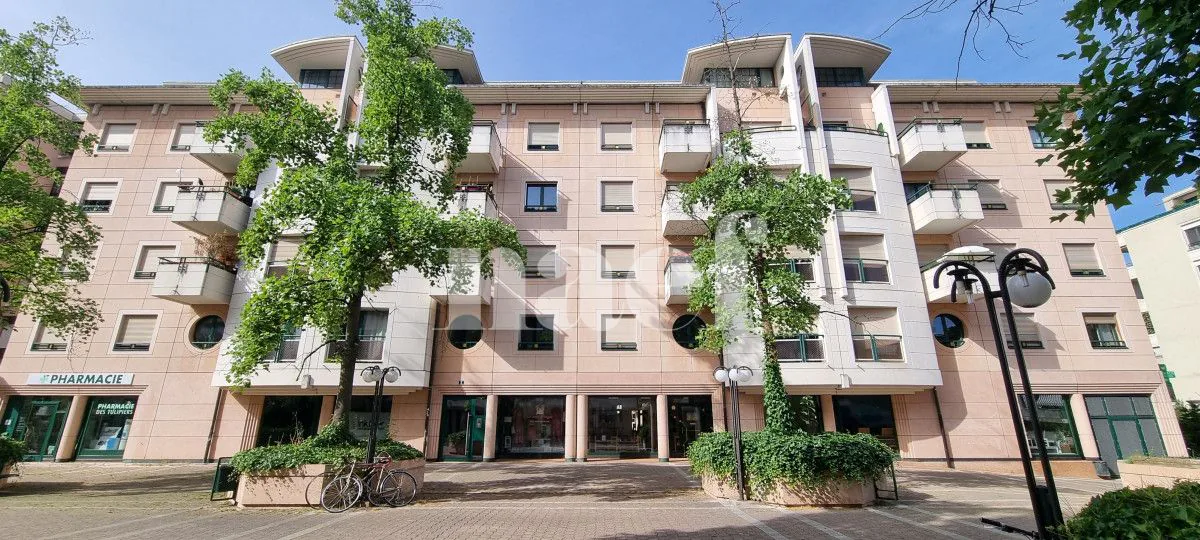 Appartamento completamente ristrutturato, situato tra Grange-Canal e les Eaux-Vives
