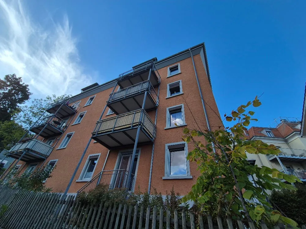 Charmant appartement 4 pièces avec balcon dans un quartier calme à St. Gallen