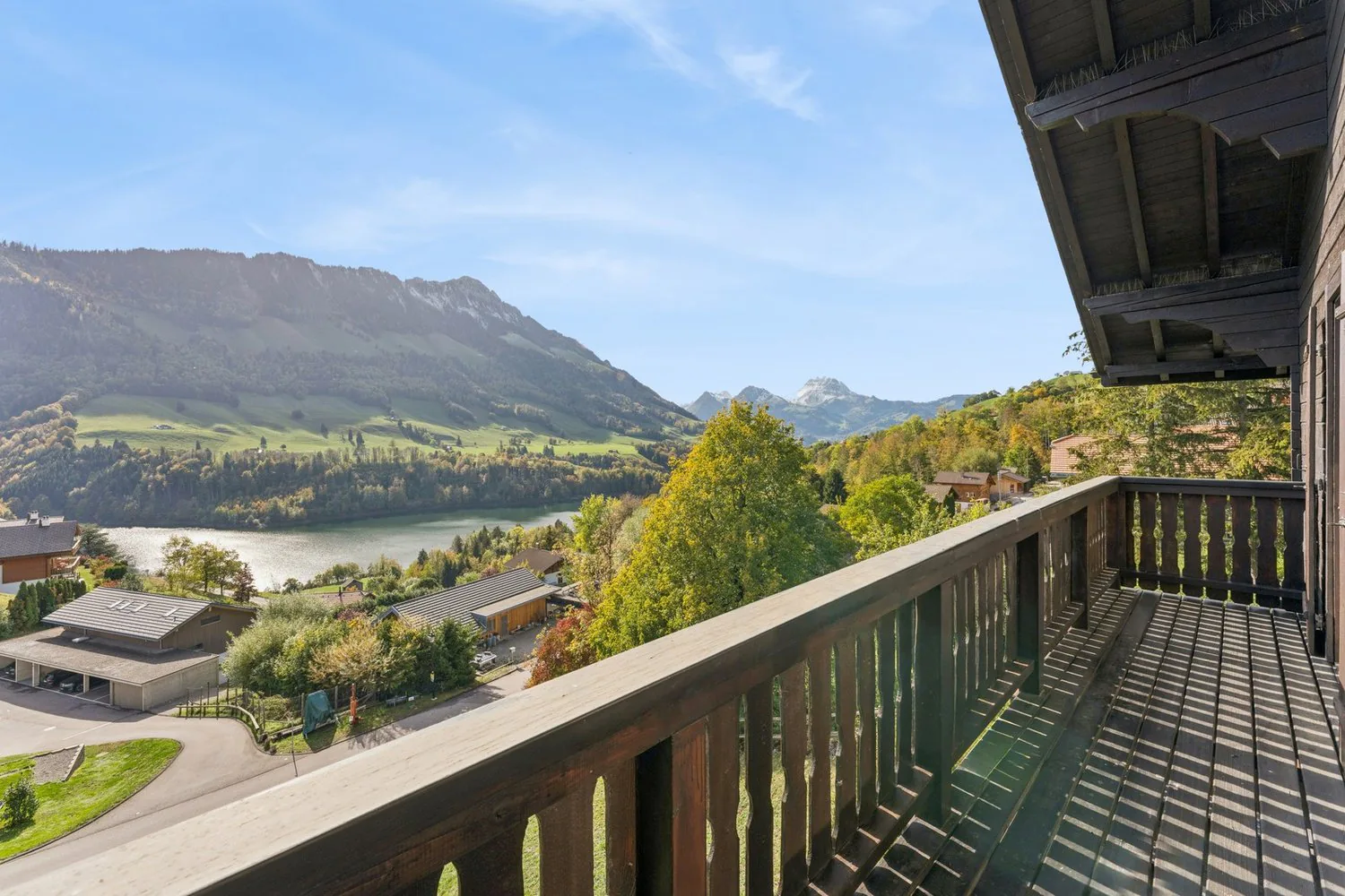Chalet with two apartments and exceptional panorama