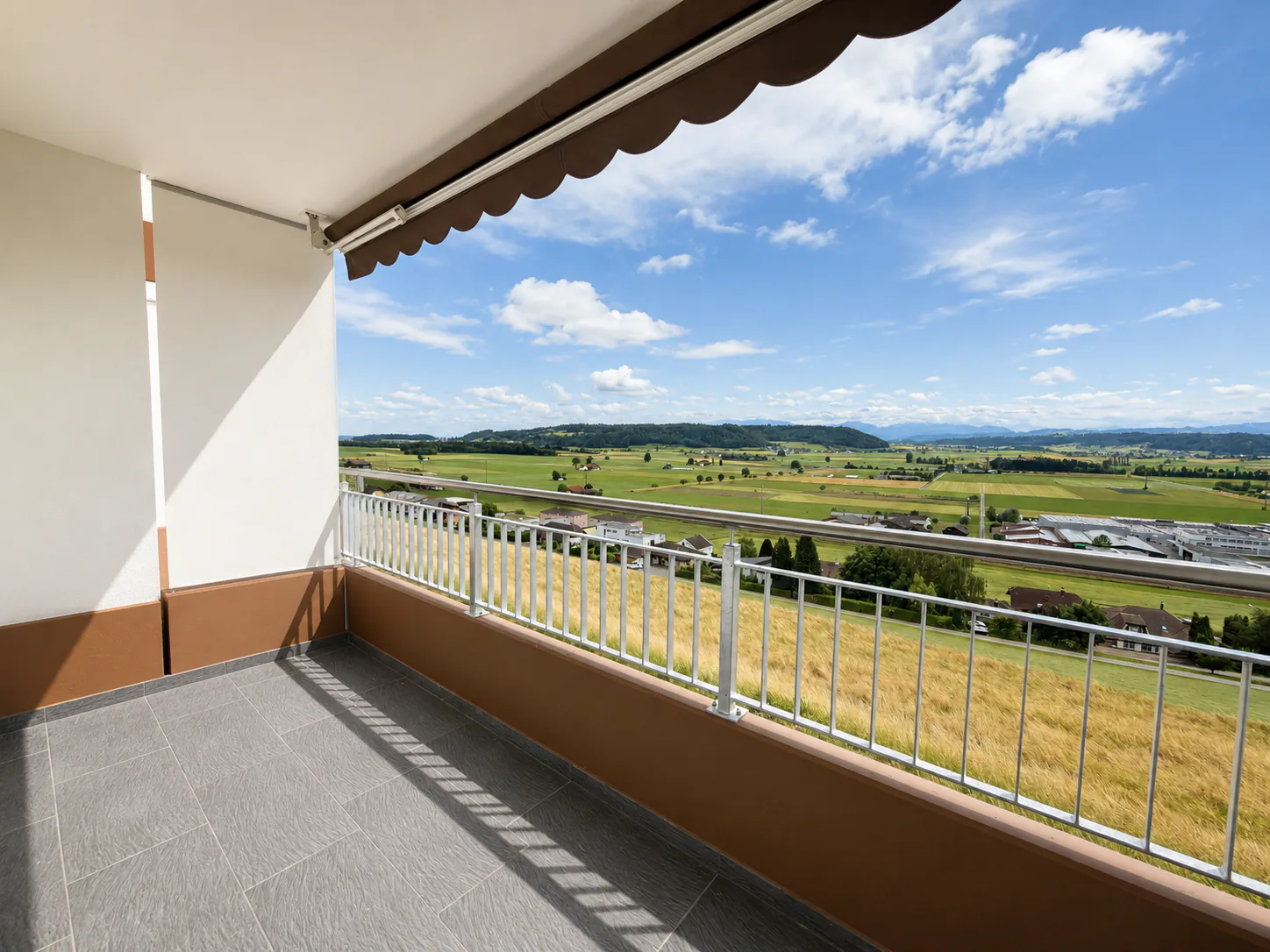 Appartement attractif de 3,5 pièces avec vue lointaine à Wauwil