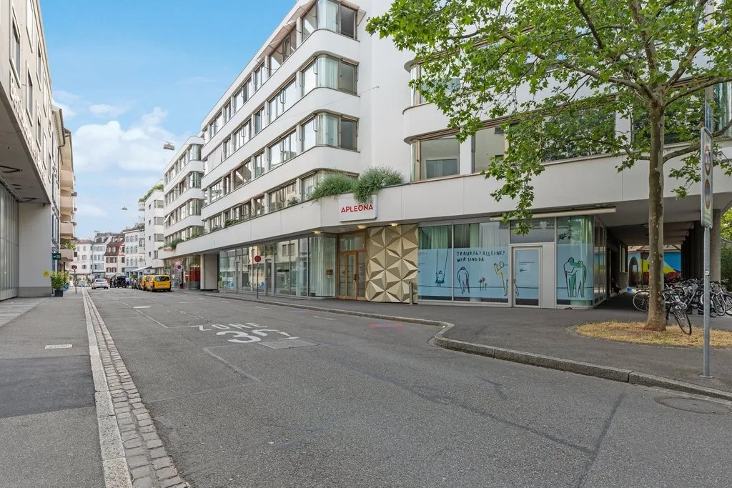 Helle Büro-/ Praxisfläche nahe dem Spalentor