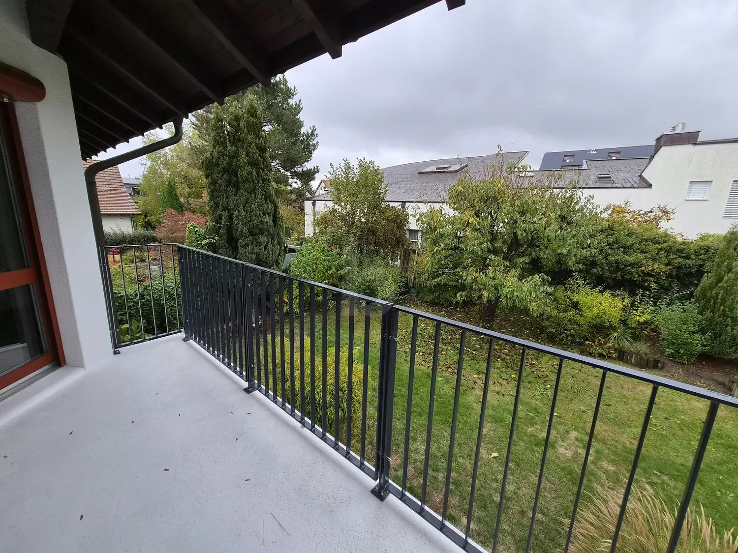 FRESHLY RENOVATED WITH GARDEN AND LOTS OF SPACE