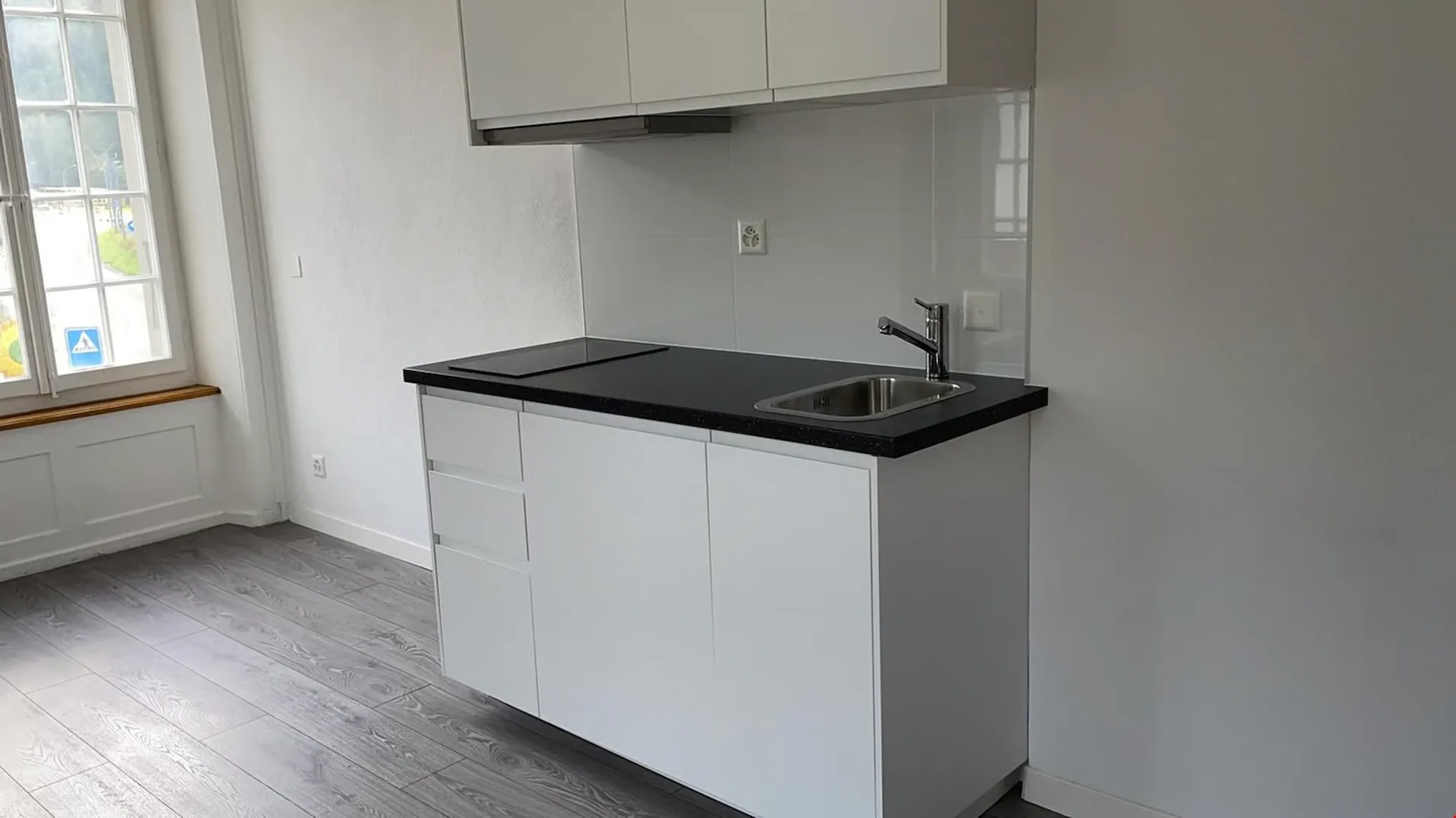 Appartement mit 1 Zimmer renoviert, 10 Min. von Biel