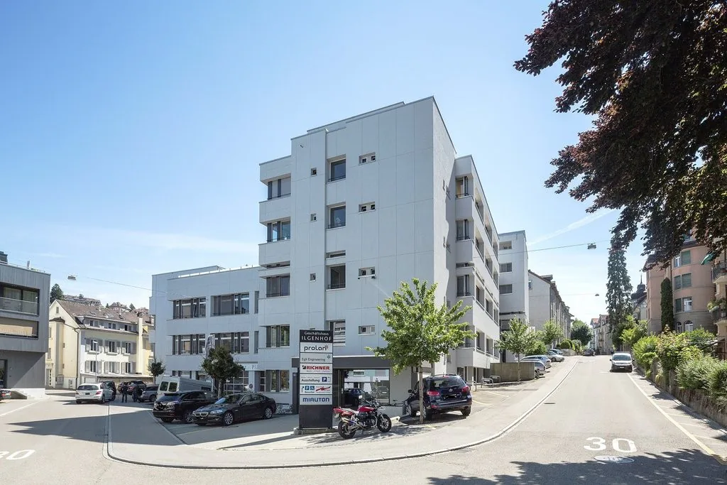 Magazzino con rampa di accesso à 175m2