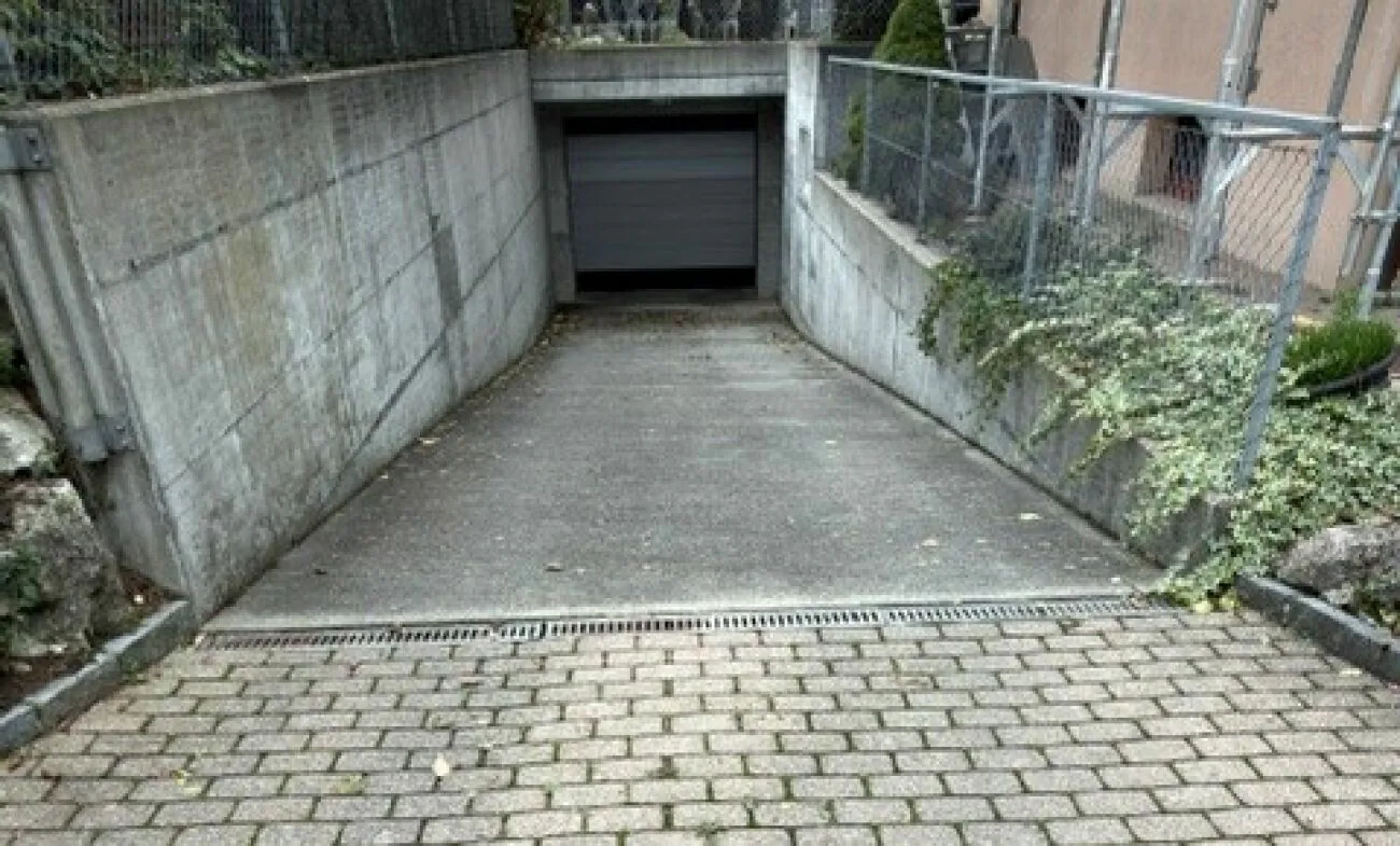 Posto auto sotterraneo centrale in affitto