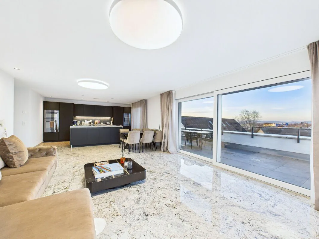 Exclusive 4.5-room attic apartment - luxury renovation, designer kitchen & two terraces in the center of Kloten