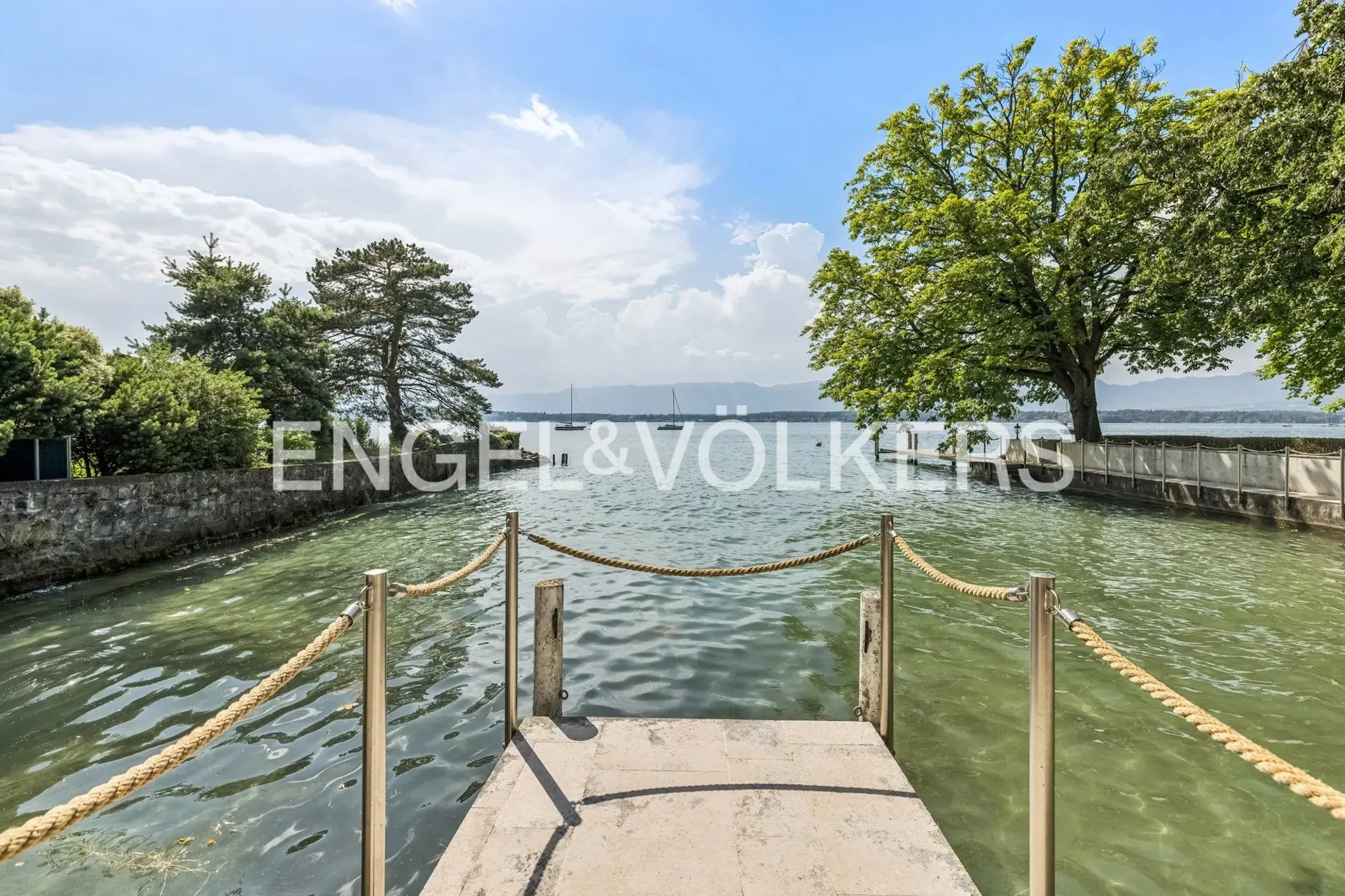 Villa von Ausnahme direkt am Wasser