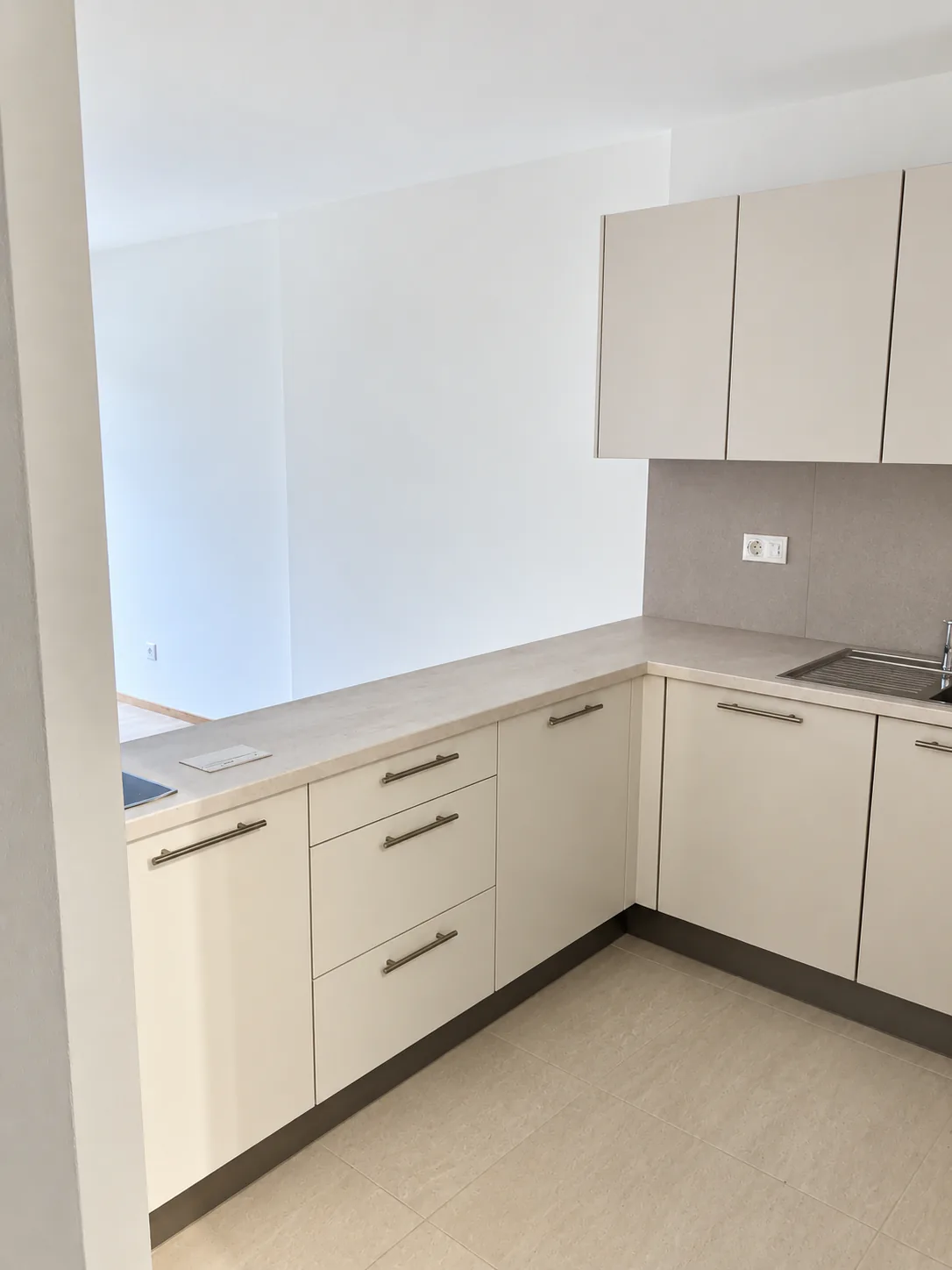 Wohnung 3,5 Zimmer im Erdgeschoss in einem kleinen Wohngebäude in ruhiger Lage