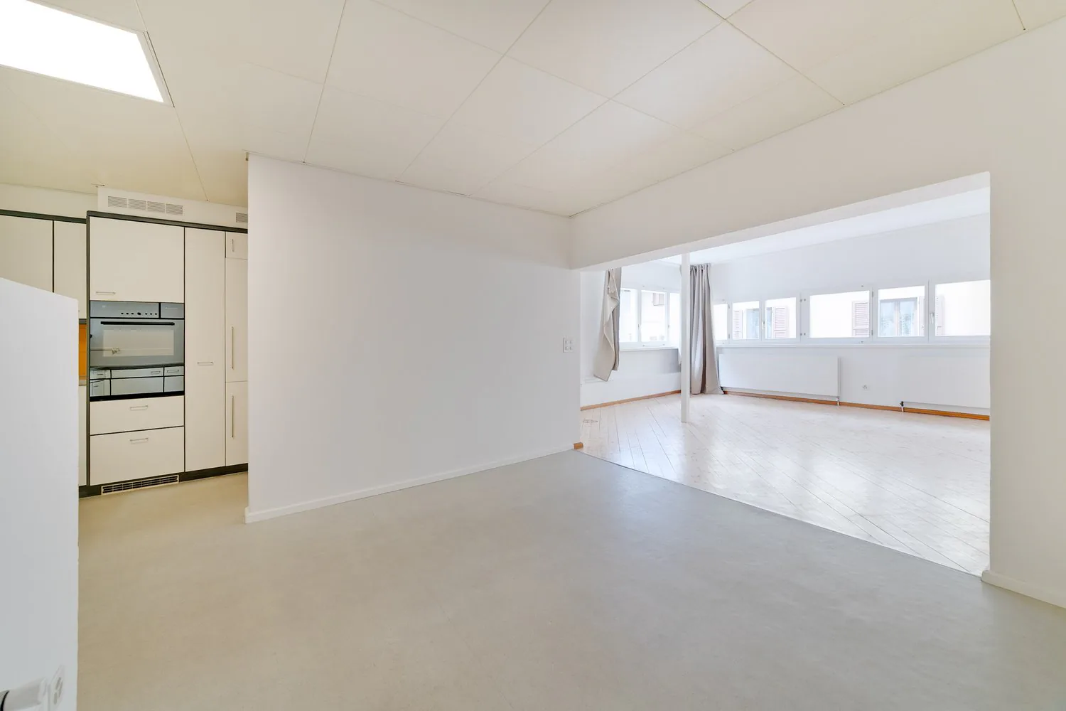 2 MOIS GRATUITS - Beau loft rénové de 120 m² à Cadro