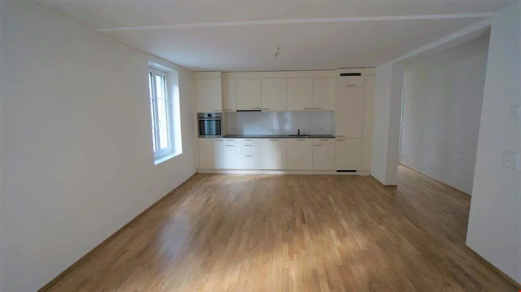 3.5 Room Apartment 1st Floor West with Balcony